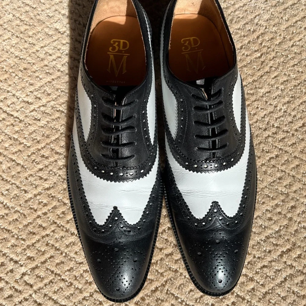Black & White spectators size 9 1/2